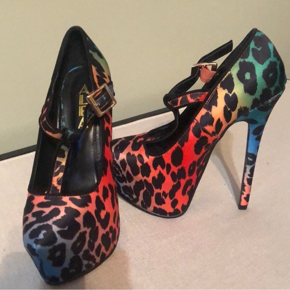 Alba Multicolor Leopard Print T Strap Platform Pump High Heel Stiletto Size 5.5 - Picture 2 of 5